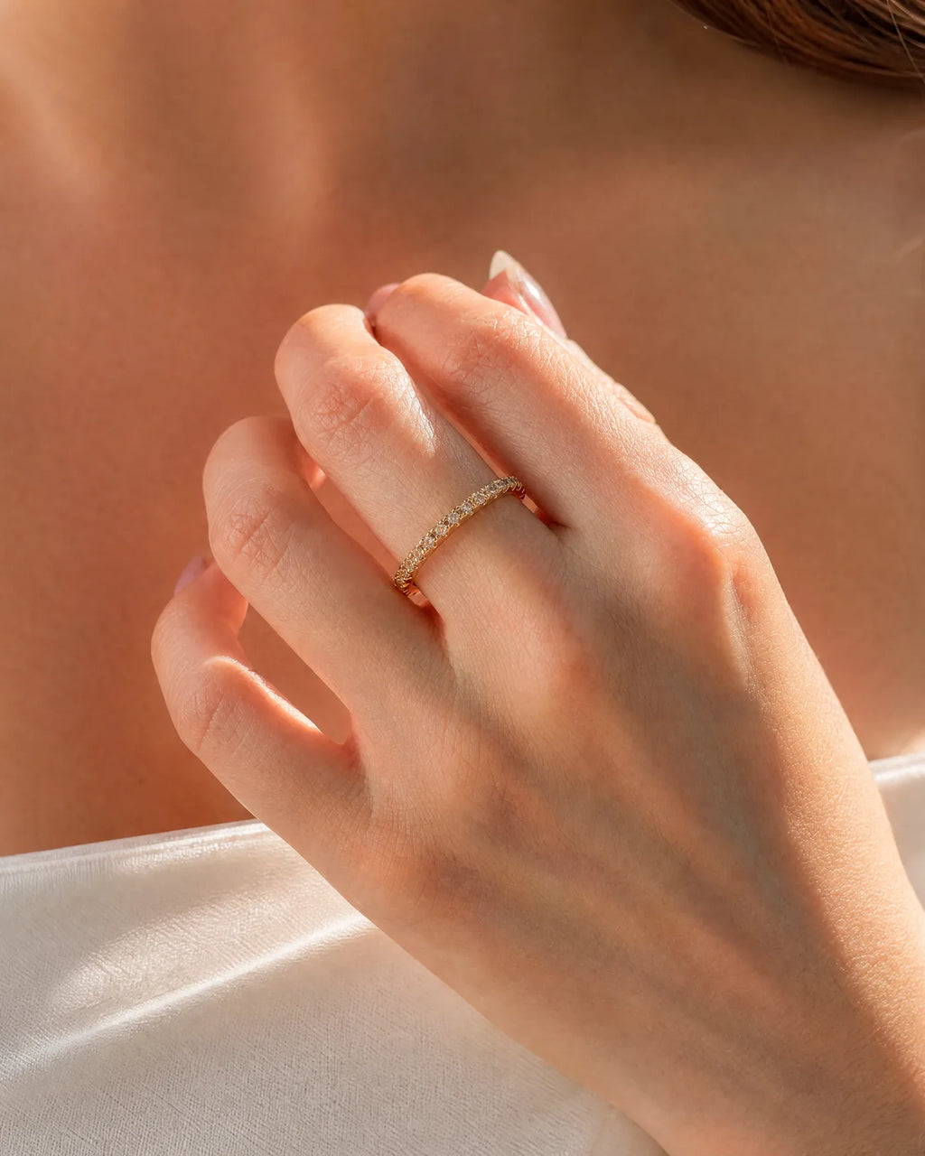 Anillo Sinfín con Circonias